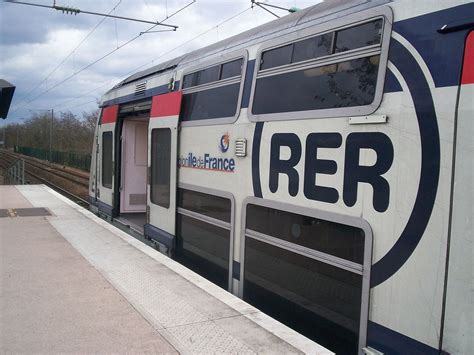 baise dans le rer|Pornos Amateurs Français dans un train RER 